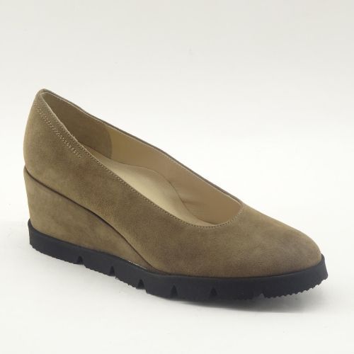 BRUNATE PUMP LICHTBRUIN